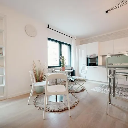 Stylish 2br In Belair, Walk To & Parc Merl 아파트 *